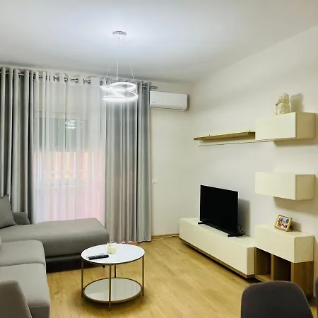 Lovely Apartment, Free Parking * Tirana