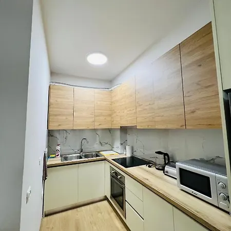 Lovely Apartment, Free Parking Apartment Tirana