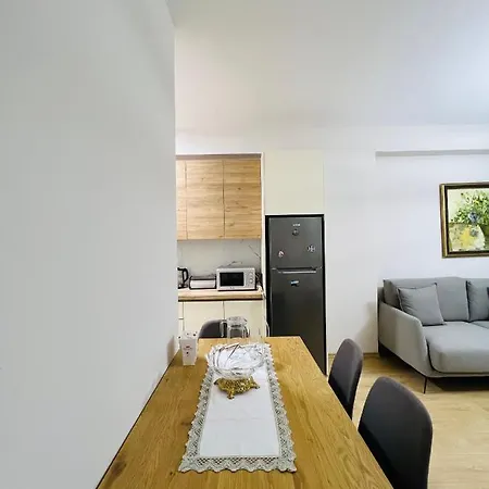 Lovely Apartment, Free Parking Tirana