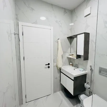 Lovely Apartment, Free Parking * Tirana