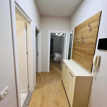 Lovely Apartment, Free Parking Apartment Tirana