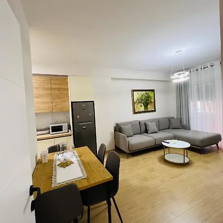 Apartment Lovely Apartment, Free Parking *