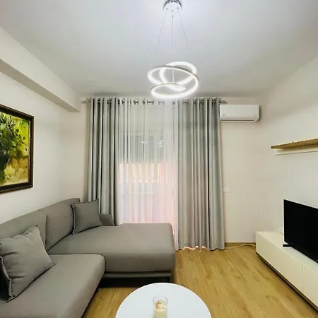 Apartment Lovely Apartment, Free Parking *